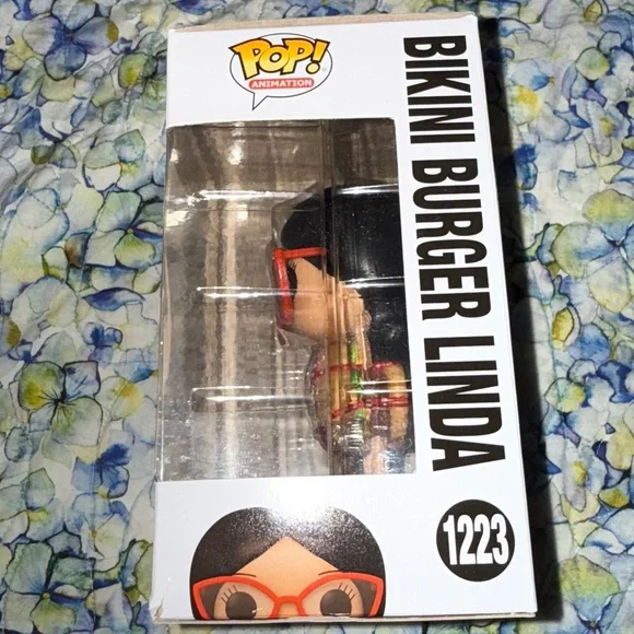 Funko Pop Bikini Burger Linda with Red Glasses - Picture 2 of 8